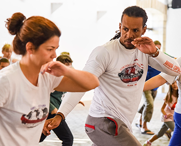 375X300_capoeira