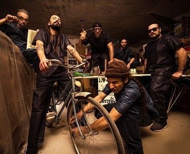 FundracarBand2site